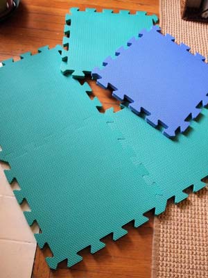 Tuiles de type "casse-tête" en mousse.