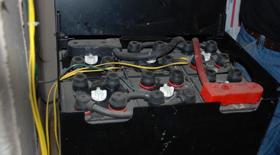 Batteries dans la maison autonome des Jardins de l’Écoumène