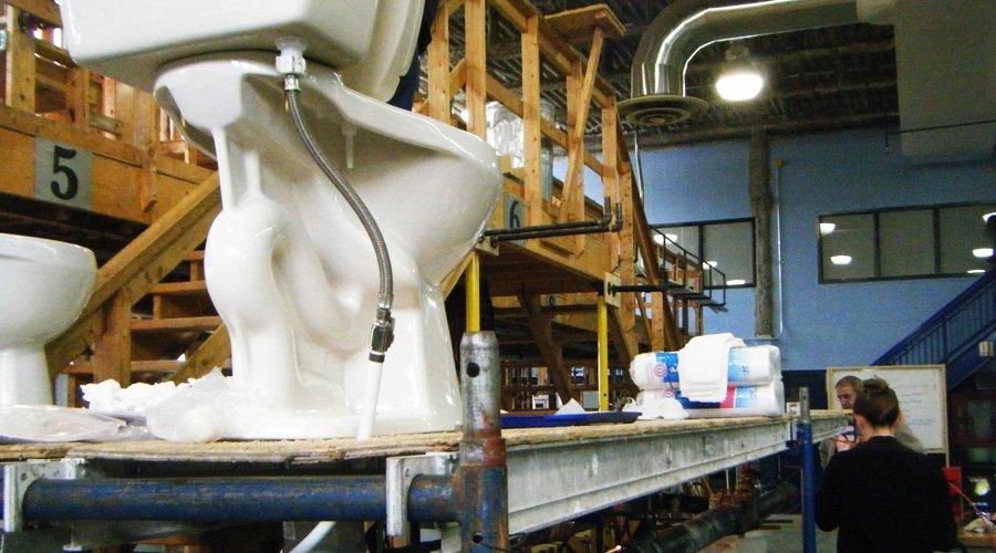 Toilette écologique au banc d'essai