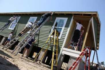 Aux Etats-Unis, travaux collectifs de peinture