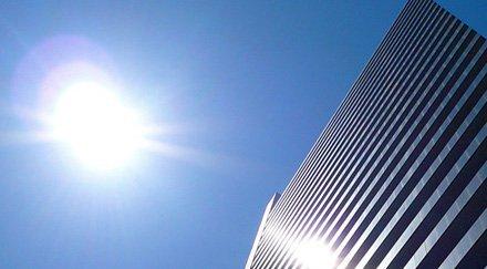 Un aérosol solaire transparent transforme les fenêtres en murs