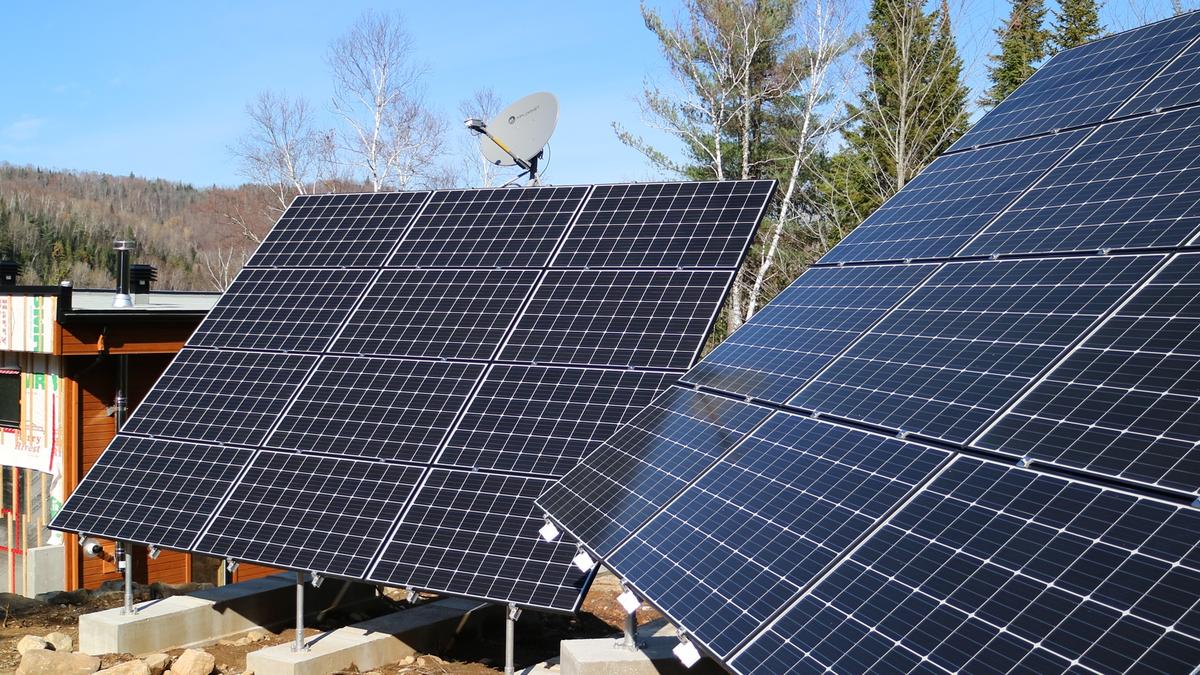 Un chalet autonome en énergie: panneaux solaires
