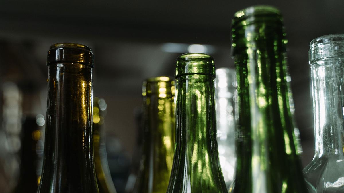 Des bouteilles de verre pour le recyclage du verre en béton