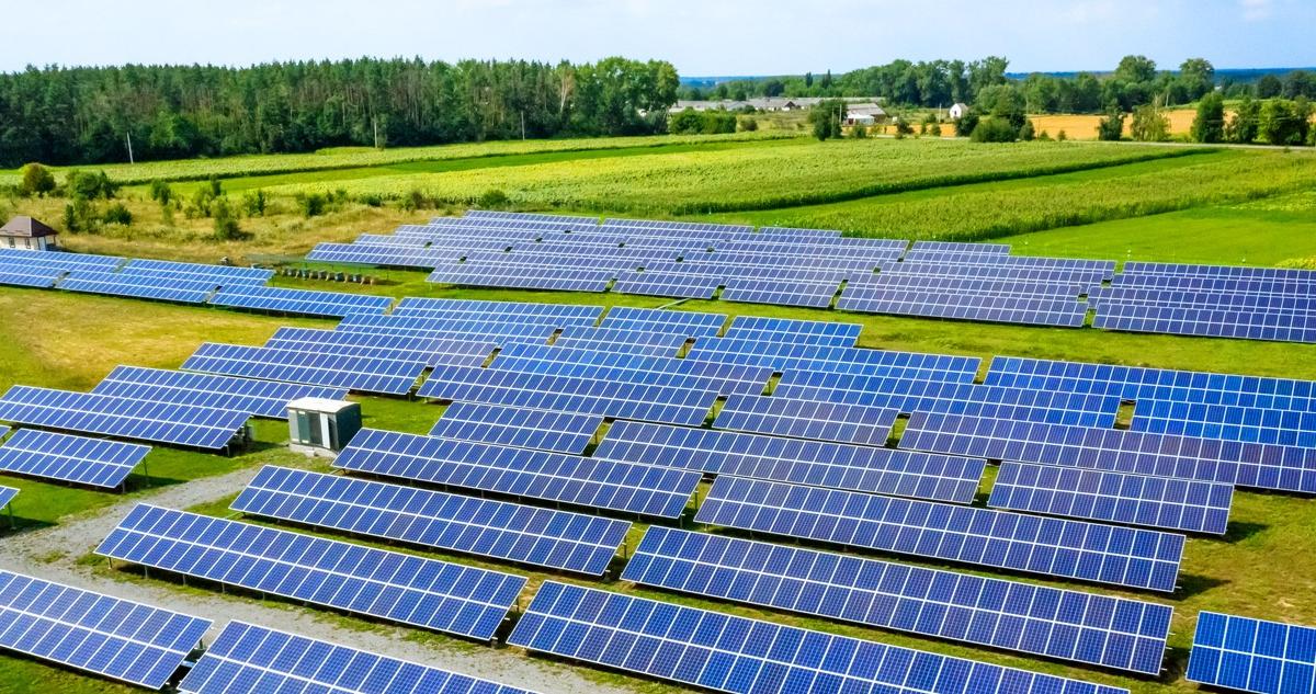 Construction de bâtiments zéro carbone et énergie solaire pour atteindre les cib