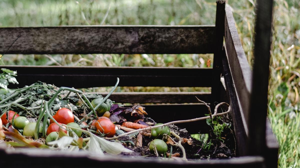 Faire son compost en bac de bois