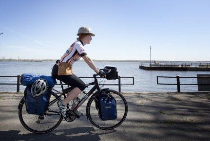 maison verte : Une ébéniste cycliste sur les chantiers écolos