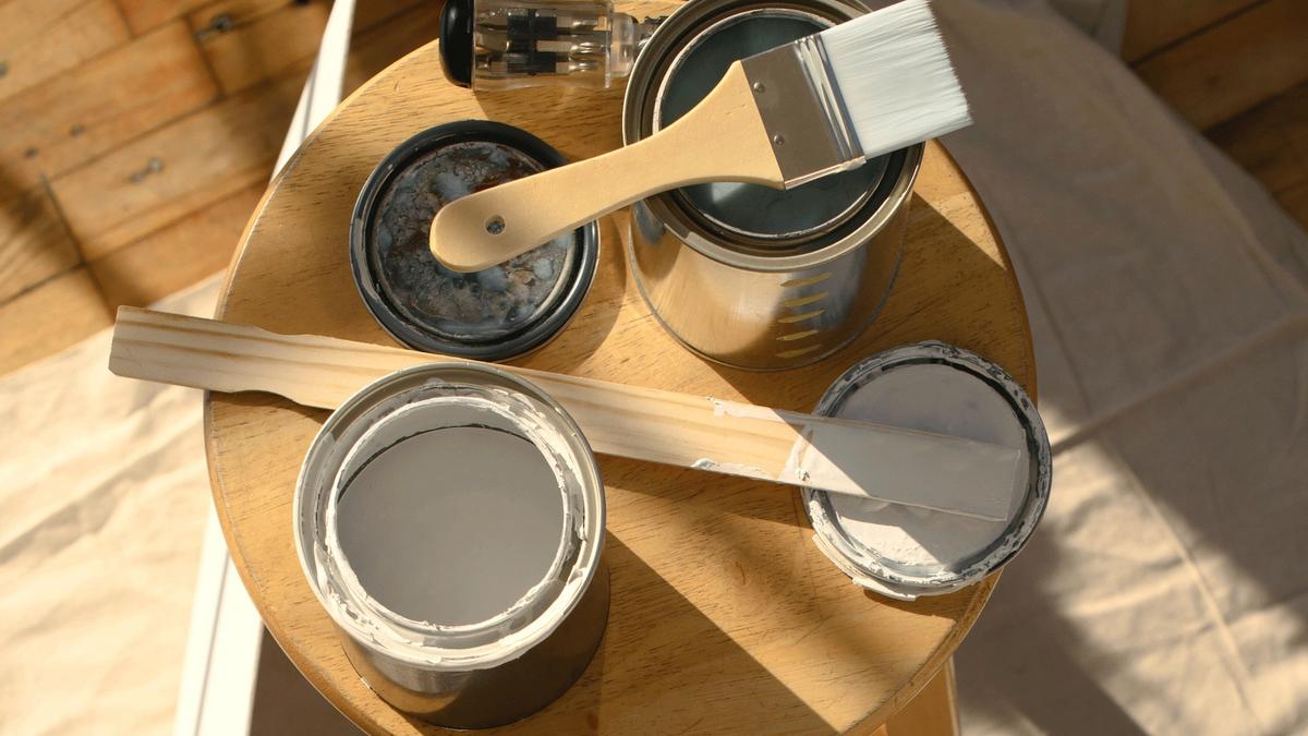 Peintures synthétiques et naturelles