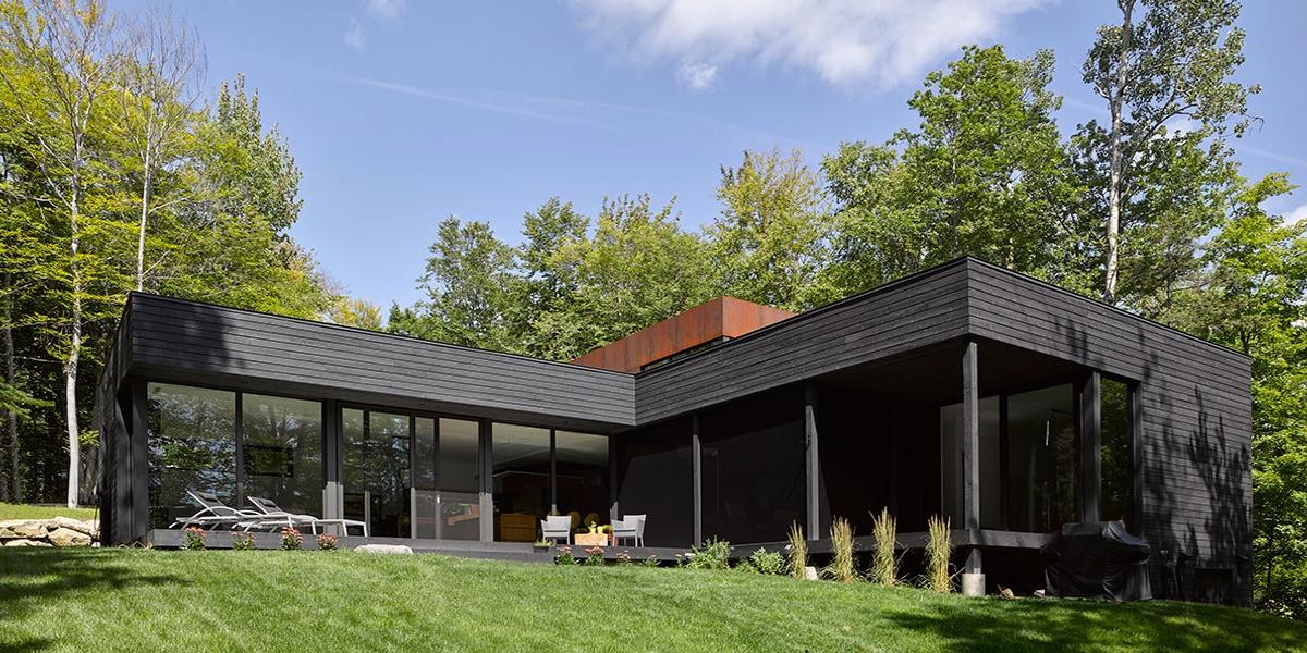 Architectes: Paul Bernier, Alexandre Bernier et Alexandra Bolen.