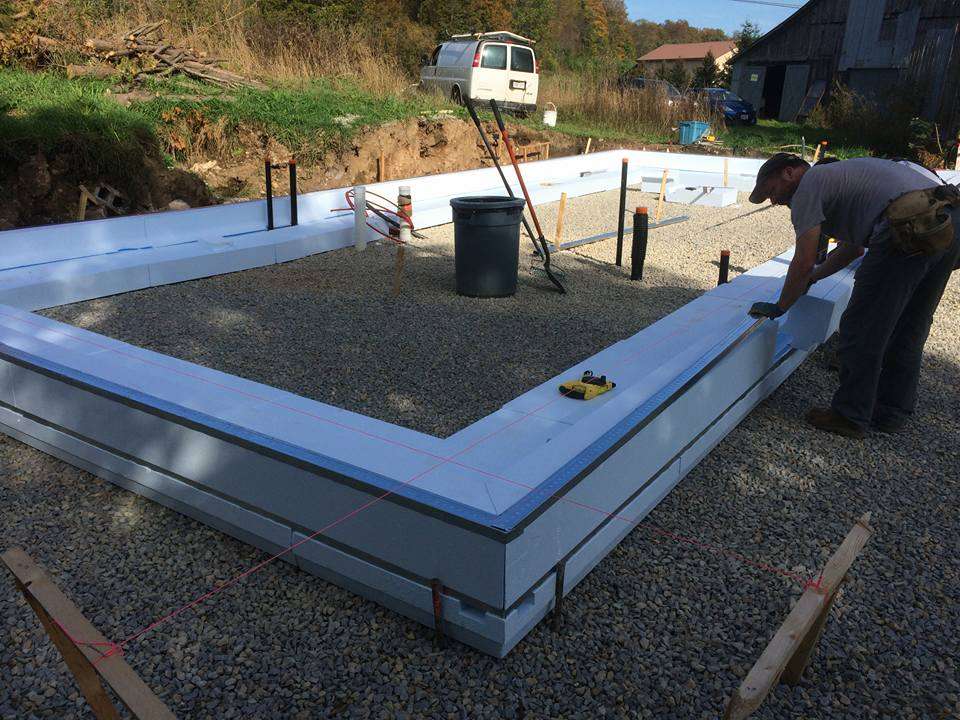 Montage du kit de dalle sur sol de 18’’ d'épaisseur © ISO-SLAB