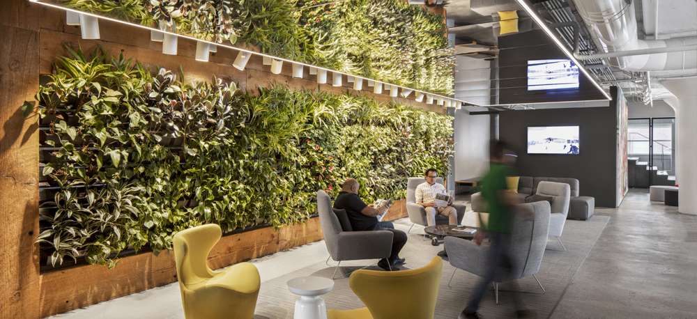 Lemay, firme d’architecture, d’aménagement et de design, a obtenu la certification Bâtiment à carbone zéro – Performance (BCZ-Performance) pour la transformation d’un entrepôt abandonné en un espace de travail sobre en carbone et à consommation énergétique nette zéro qui accueille ses 350 employés