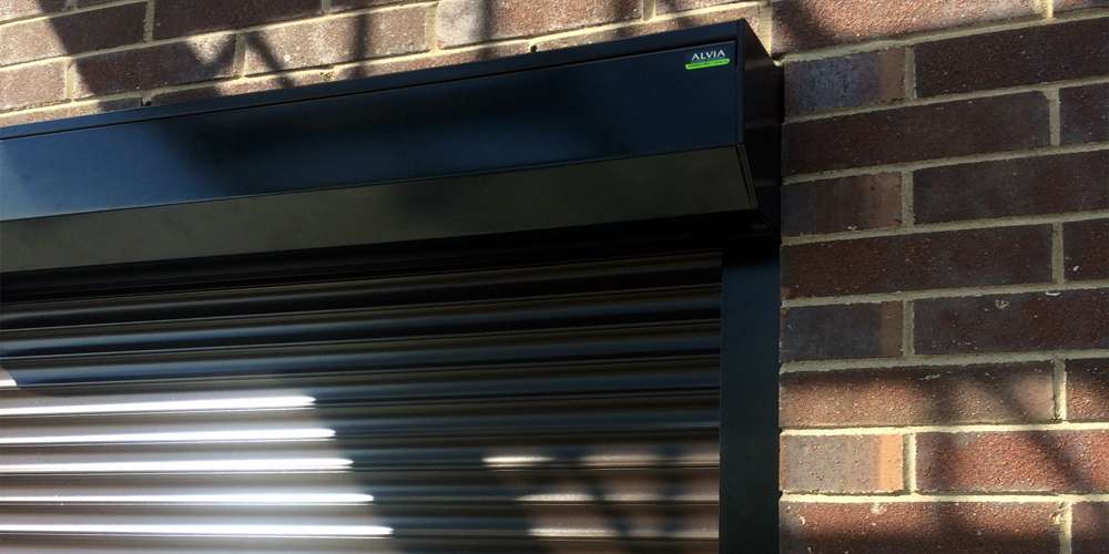 Volets roulants rétractables motorisés pour protéger des surchauffes solaires, Alvia