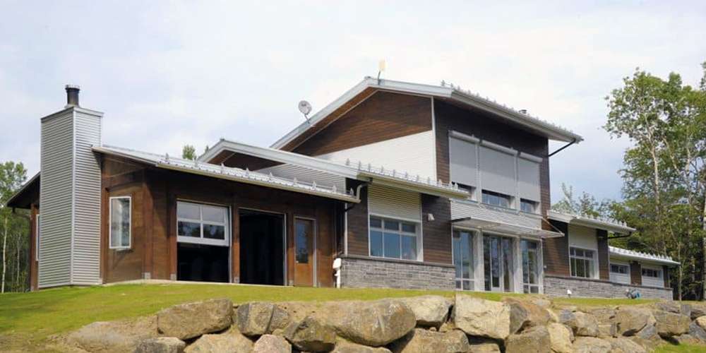 Maison Kénogami, Passive House LEED, avec des volets roulants