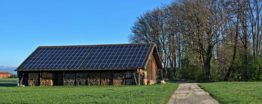 Suivre une formation en ligne sur la production d'énergie à la maison avec des panneaux solaires