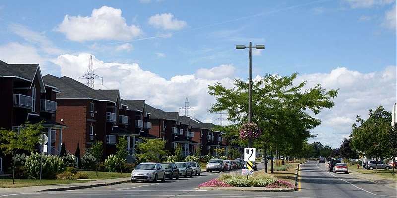 Forte pression immobilière: densification avec des multilogements à Ste-Catherine