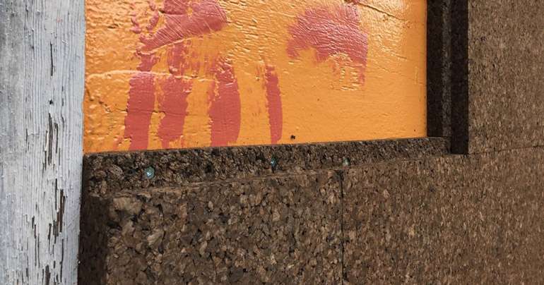 Les panneaux muraux naturels en fibre de chanvre - pas la finition la plus esthétique mais peut-être l'une des plus durables.