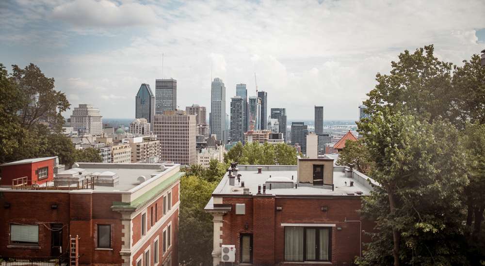 Le centre-ville de Montréal compte un grand nombre de grands bâtiment concernés par le règlement