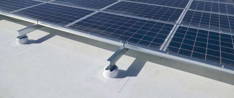 Panneaux solaires photovoltaïques lestés (ou avec ballasts)