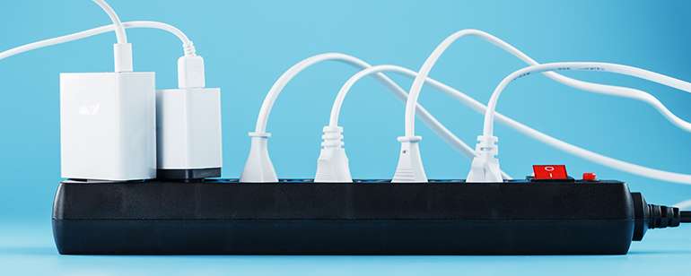 Trucs pour éviter les charges fantômes. Ce n’est pas parce qu’ils sont éteints que les appareils électriques ne consomment pas ! 