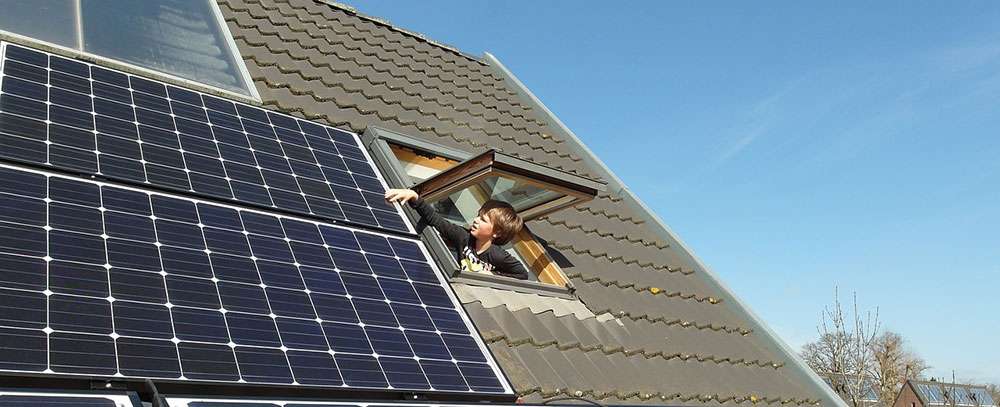 les panneaux solaires pour la production d'énergie à la maison