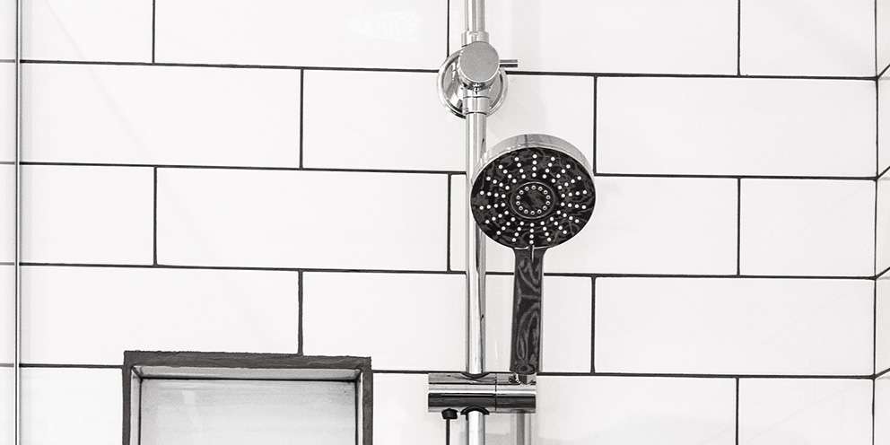 La pomme de douche à faible débit