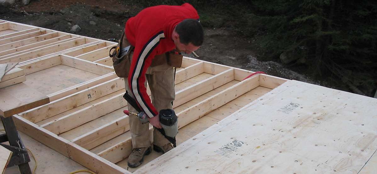Installation d'une structure d'ossature en bois