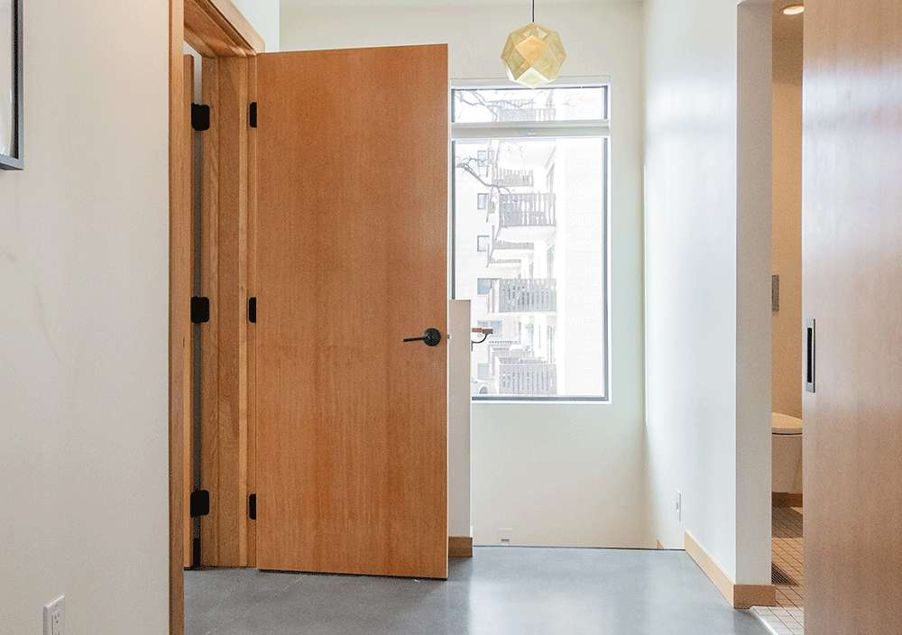 Porte en bois neuve