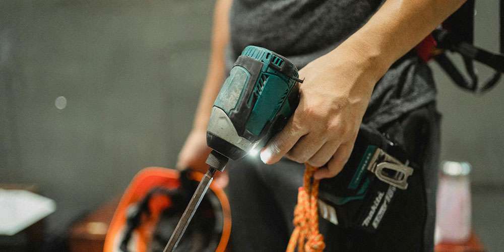 Engager des professionnels pour les rénovations de salle de bain