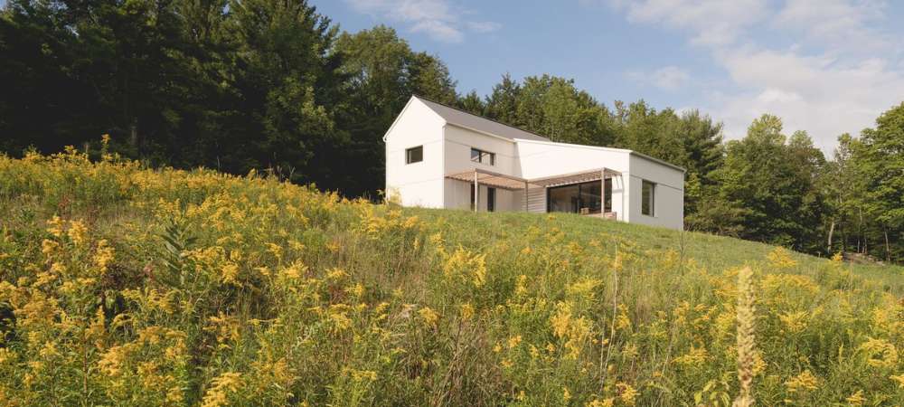 La Maison Saltbox s'inspire d'une typologie courante dans les cantons de l'est