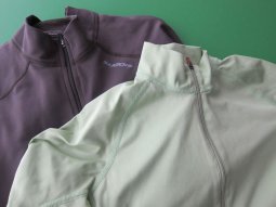 Test de la balle de lavage SmartKlean sur des chandails en polyester et en coton